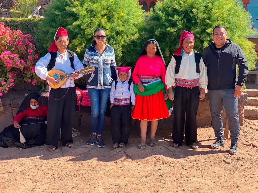 Tour A Las Islas Flotantes Uros Amantani Y Taquile 2d 1n Titicaca