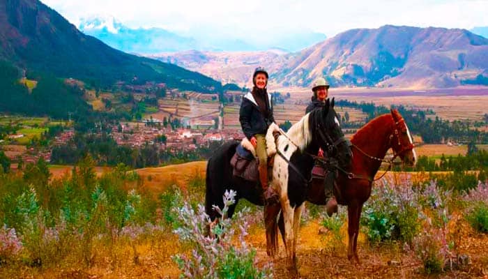 Cabalgata en Cusco por la Zona X, Templo de la Luna y Mono