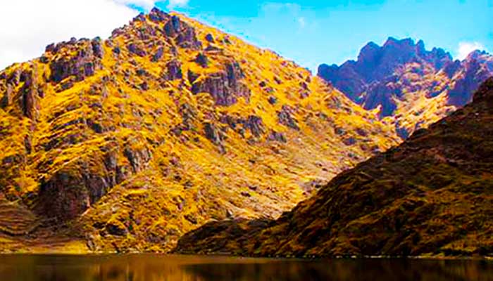 Tour a la Laguna de Quimsacocha en Pisaq