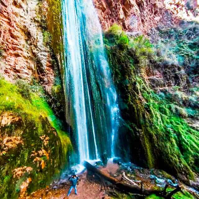 La catarata de Perolniyoc y las ruinas de Raqaypata