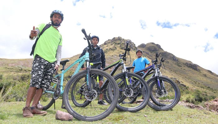 Biking en el Balcón del Diablo de Cusco