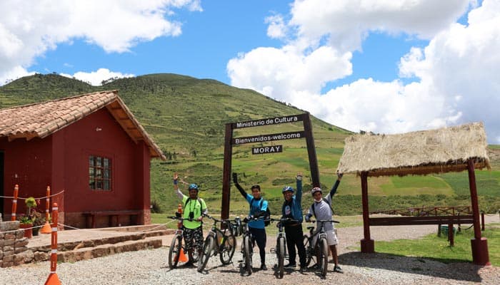 Tour en Bicicleta a Moray y Maras