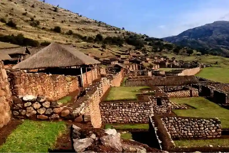 Tour a Maucallacta por Paruro
