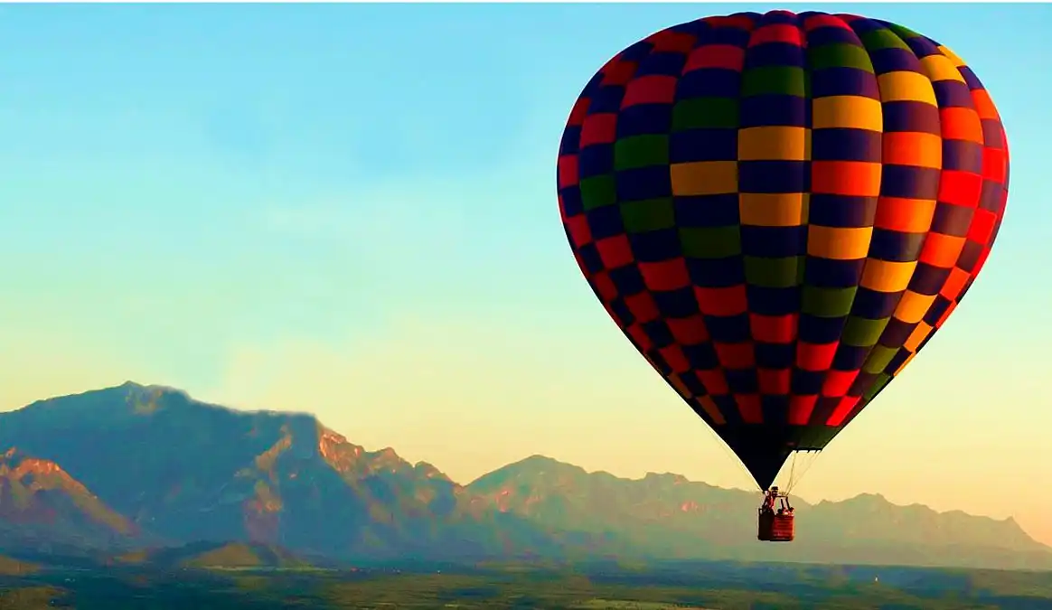 Aventura panorámica en globo aerostático en Cusco