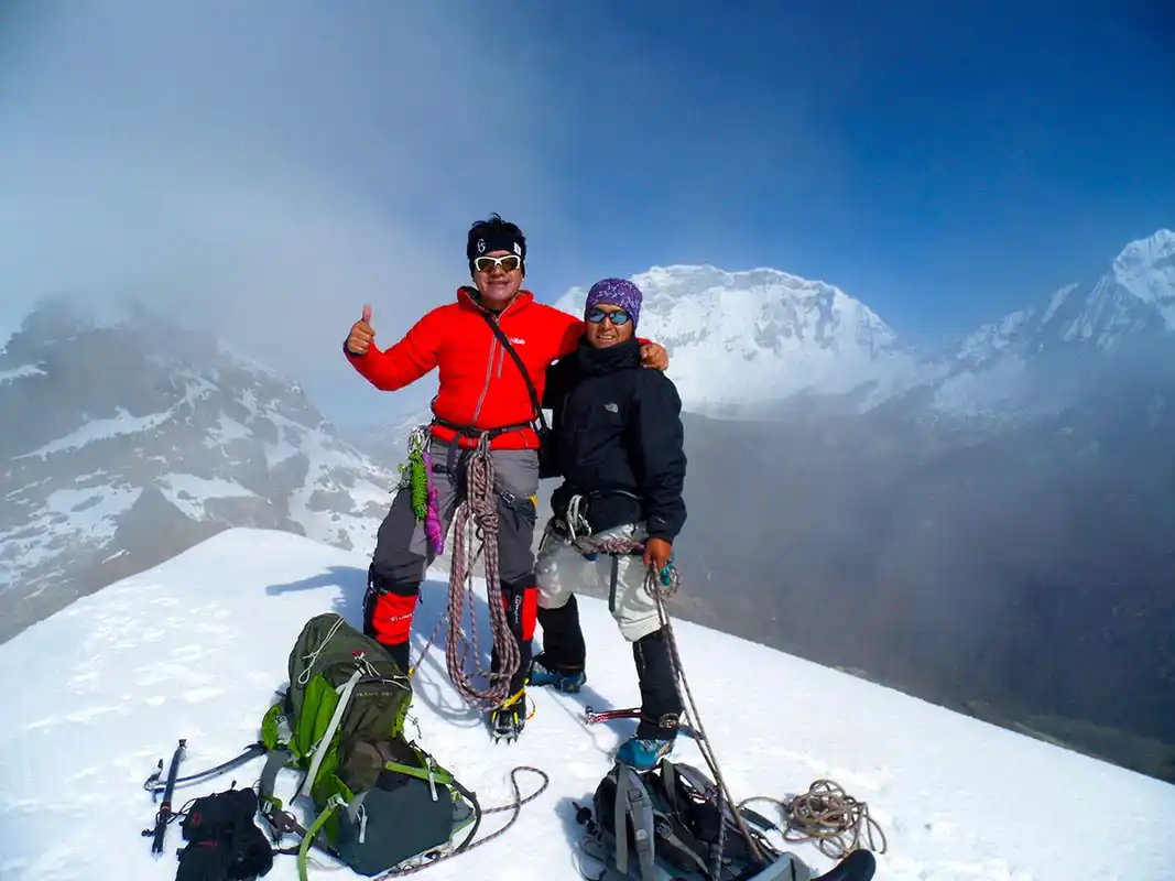 Escalada al Nevado Mateo desde Huaraz