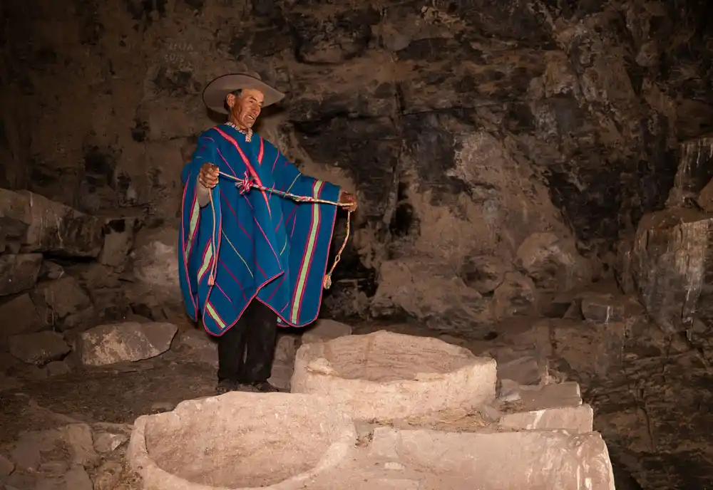 Excursión a las Colcas de Pumunuta