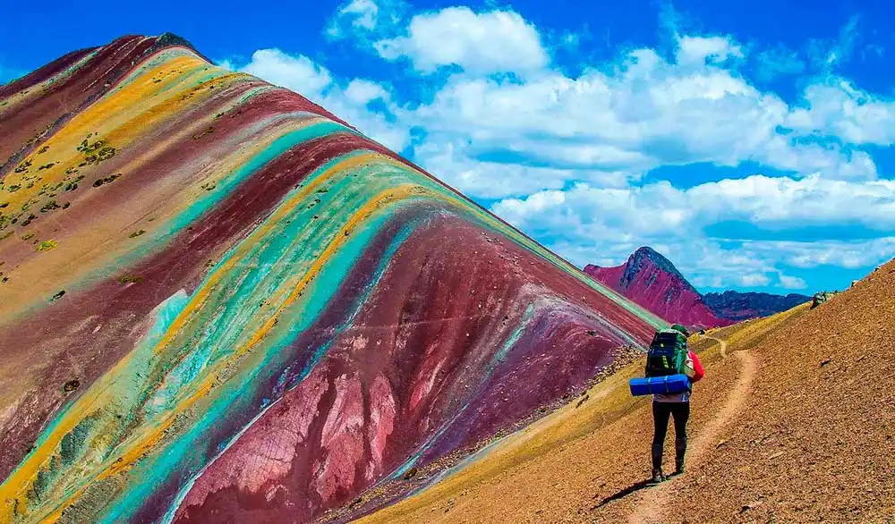 Montaña de Siete Colores + Raqchi + Puno