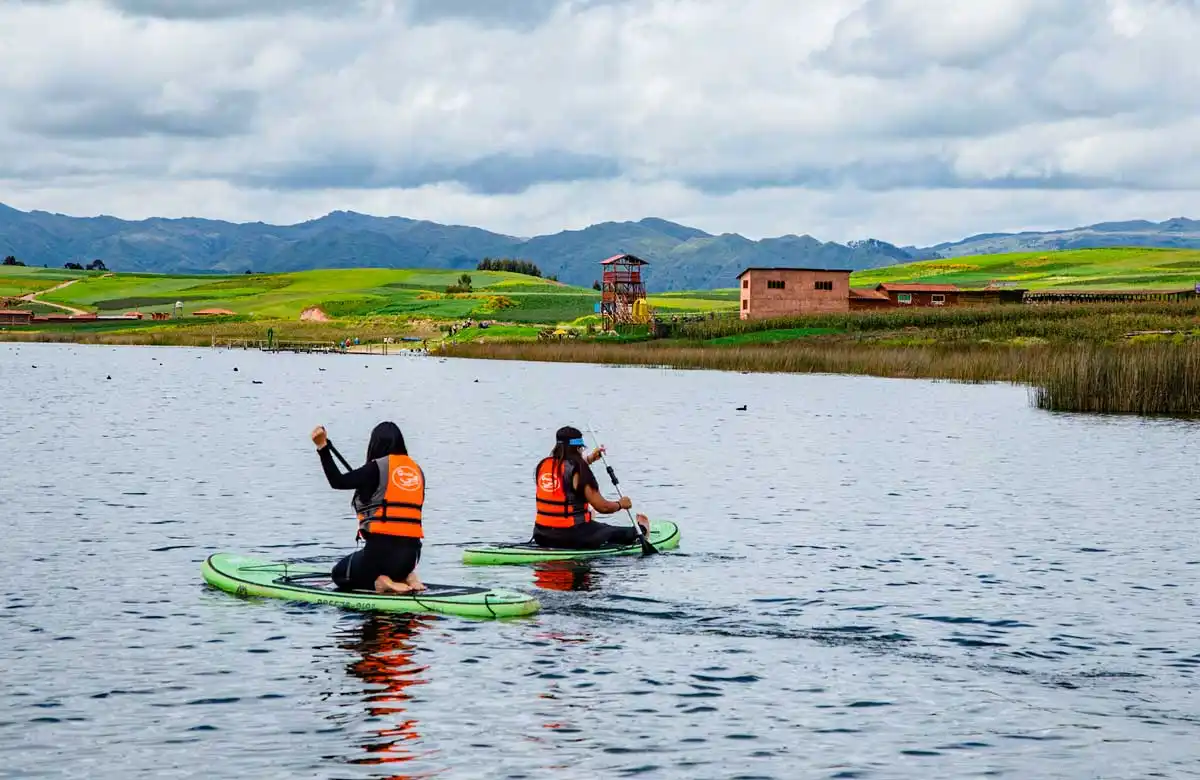 Stand up paddle en la laguna de Huaypo