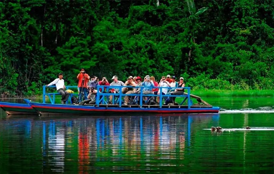 Tambopata Express + lago Sandoval 2d/1n