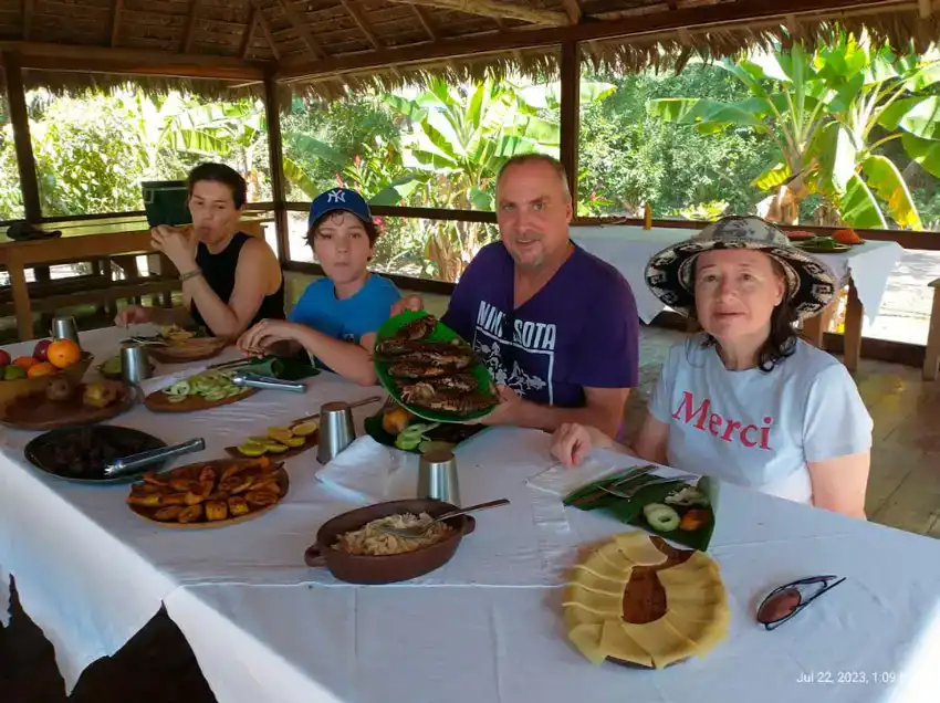 Tambopata + Lago Sandoval + Collpa de Guacamayos 5d/4n