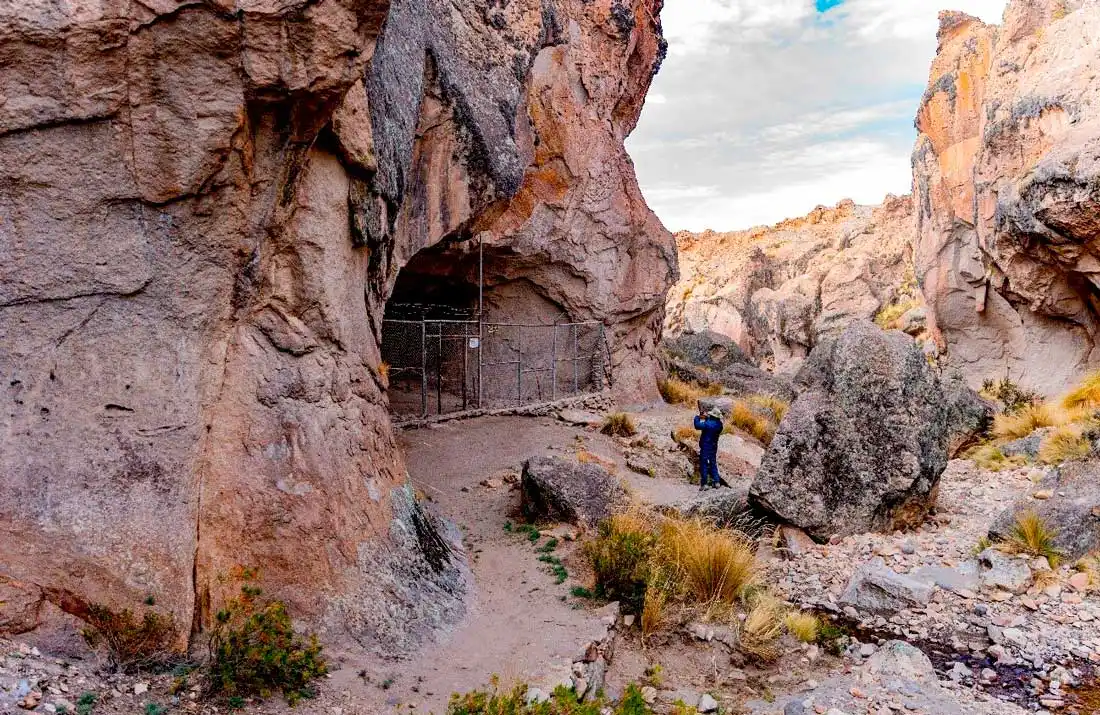 Tour a las Cuevas de Sumbay