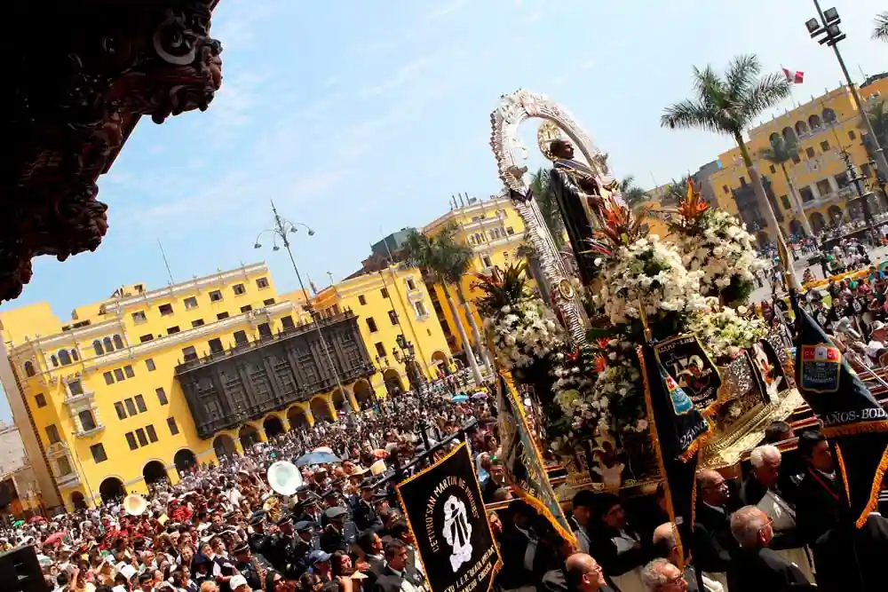 Tour de Santos y Devociones: El fervor católico
