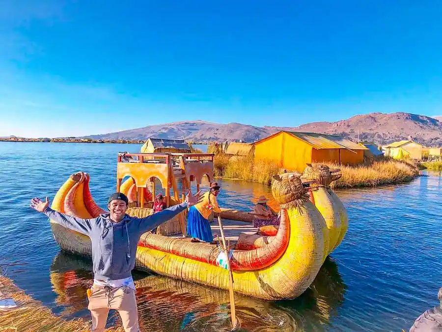 Tour a las islas flotantes de los Uros
